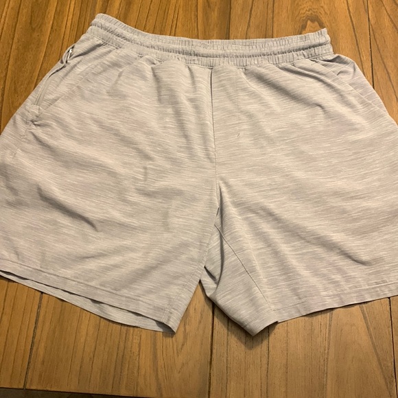 Lululemon Linerless shorts 7 inch Grey Large Men’s Open to offers - Picture 1 of 3